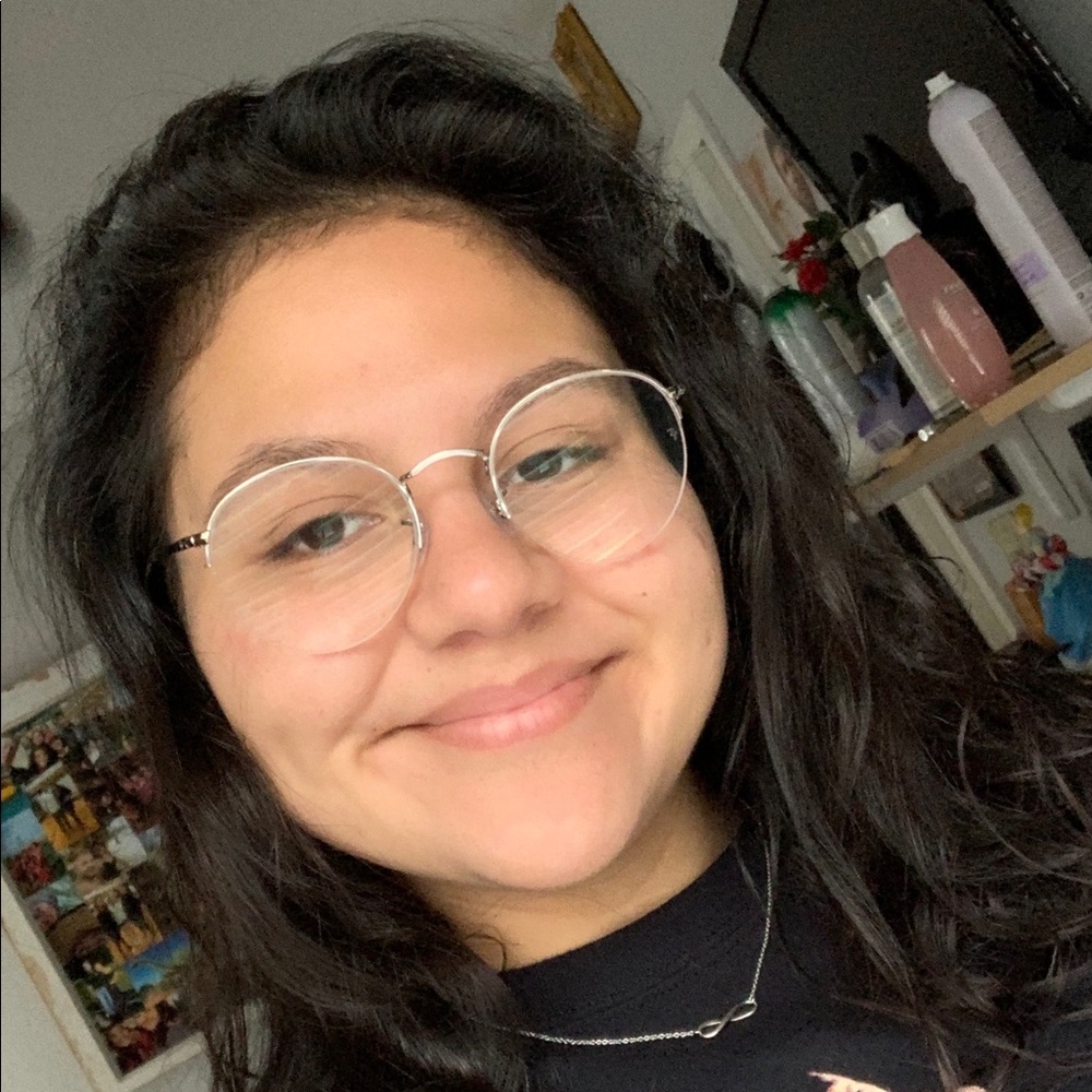 Meet your Posher, Monica